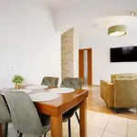 Cosy Close To The In By Renters شقة *