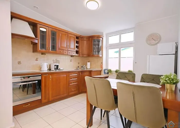 Apartament Cosy Close To The In By Renters *